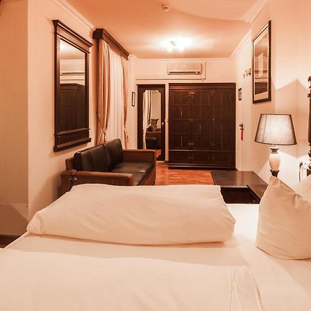 Hotel Aviv Дрезден Стая снимка