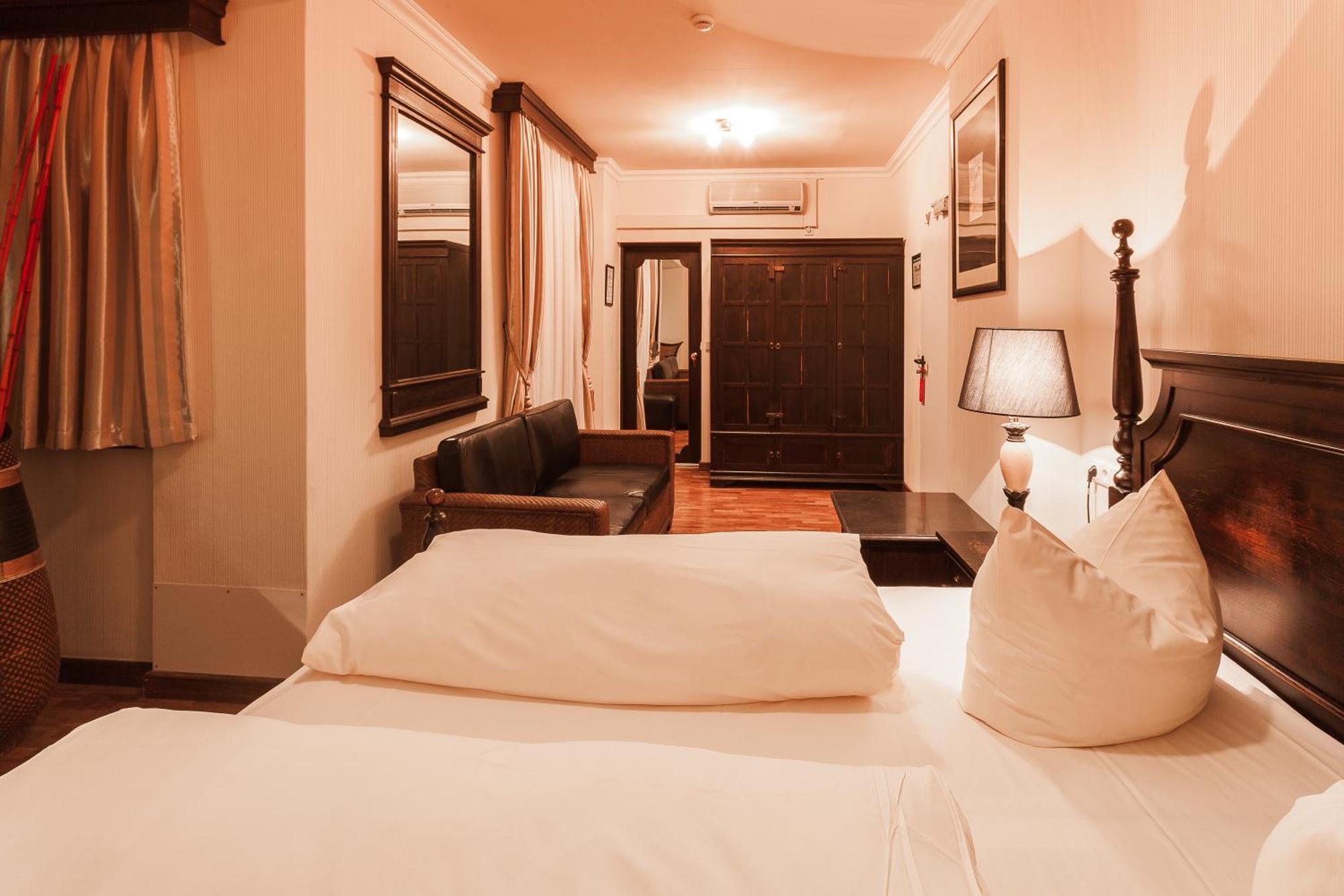 Hotel Aviv Дрезден Стая снимка